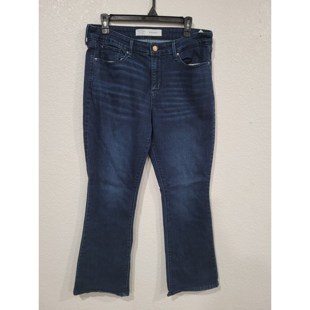 Signature Levi's Women's Mid Rise Bootcut Jeans size 32 x 30 #P3